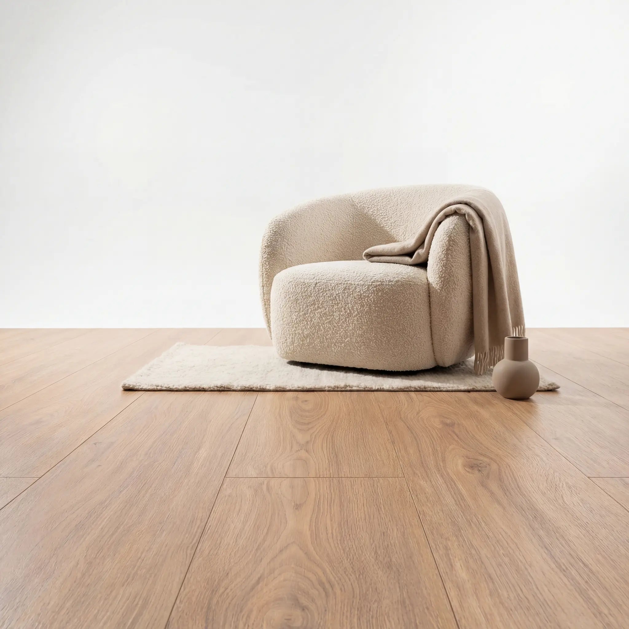 Rustgevend interieur met ultra matte lichte eiken laminaat vloer