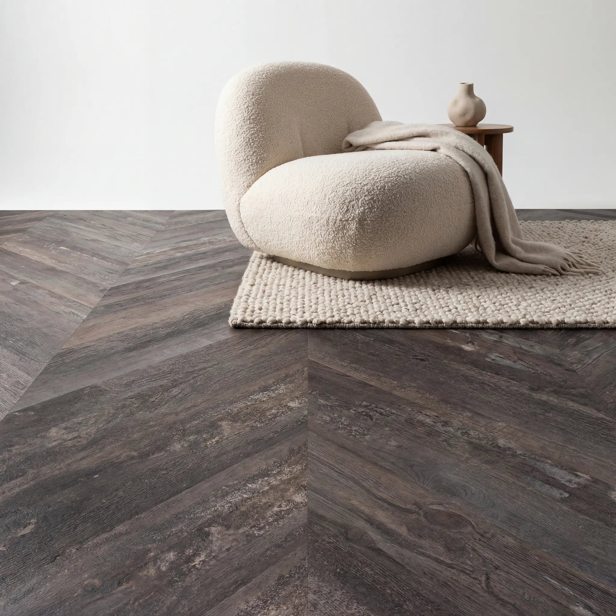Lux Tenebrae Chevron Charred Black Oak Plak PVC yarenza