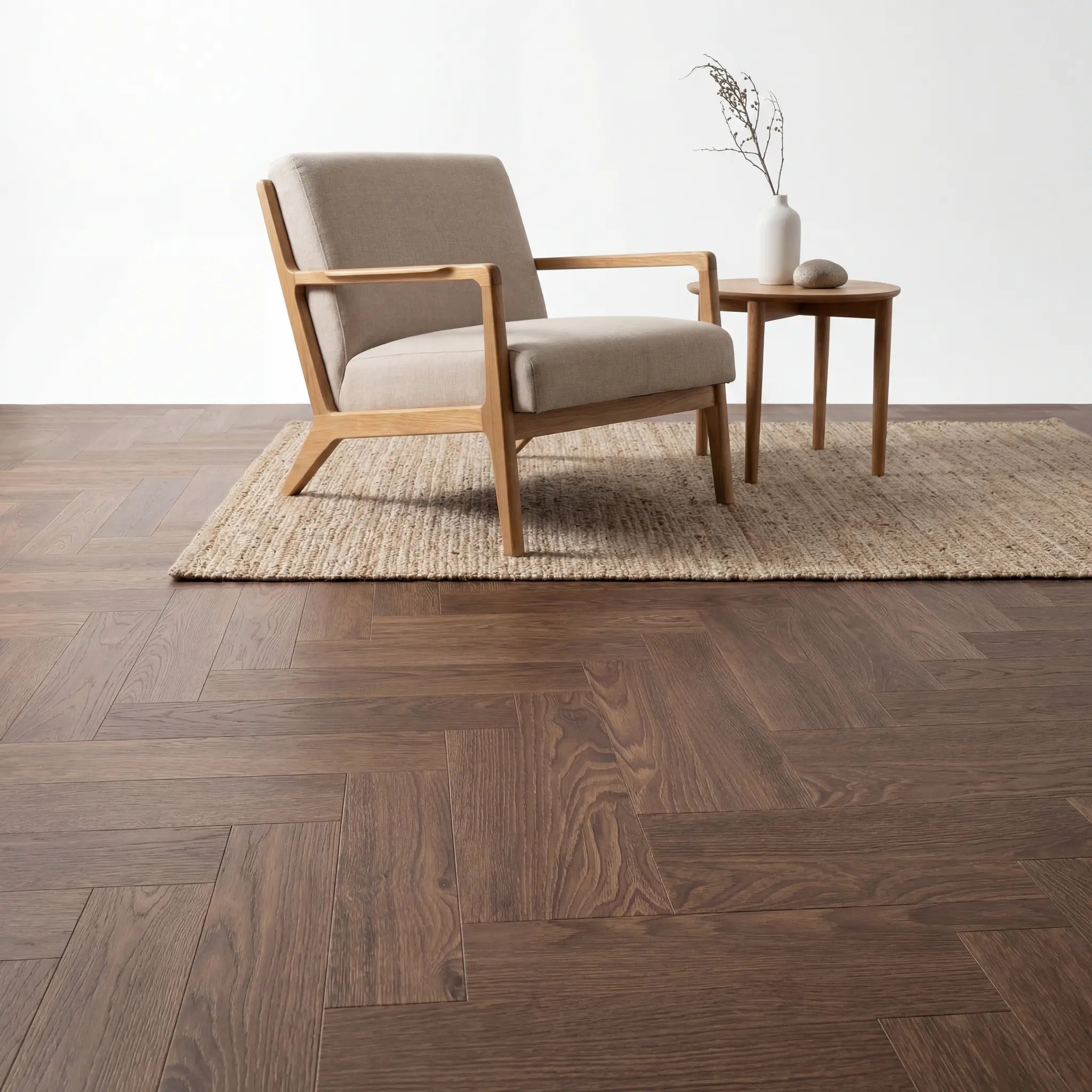 Scandinavische setting met visgraat klik pvc vloer in donkere eikenkleur