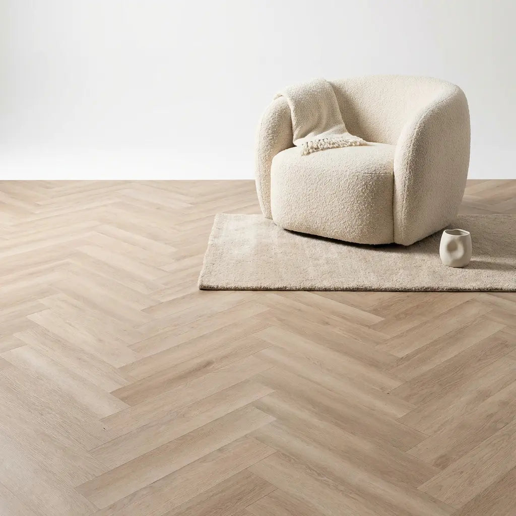 Lux Tenebrae Visgraat Natural Oak Plak PVC yarenza
