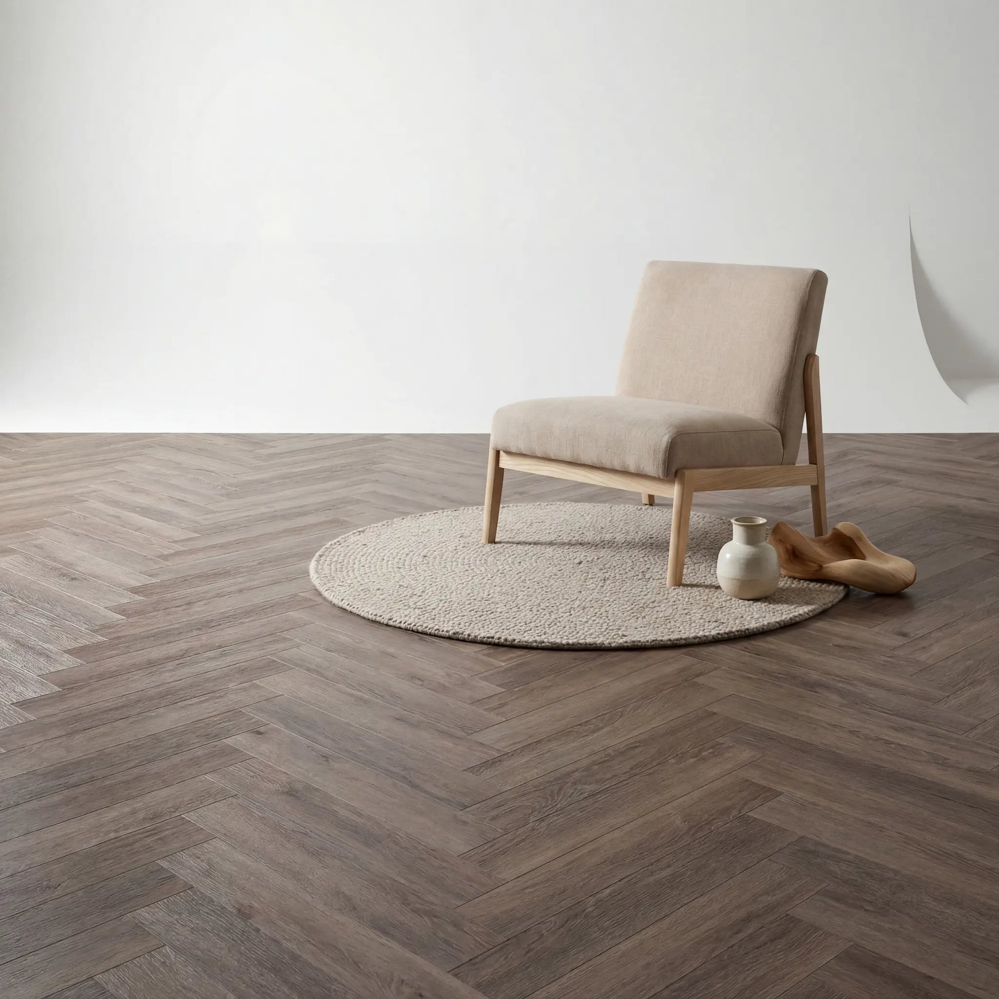 Lux Tenebrae Visgraat Smoky Oak Plak PVC yarenza